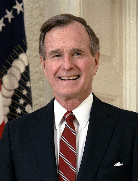 440px-George_H._W.Bush_presidential_portrait(cropped).jpg