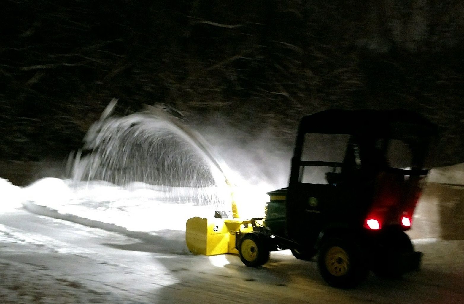 JohnDeere_X739_SnowthrowerCrop.jpg